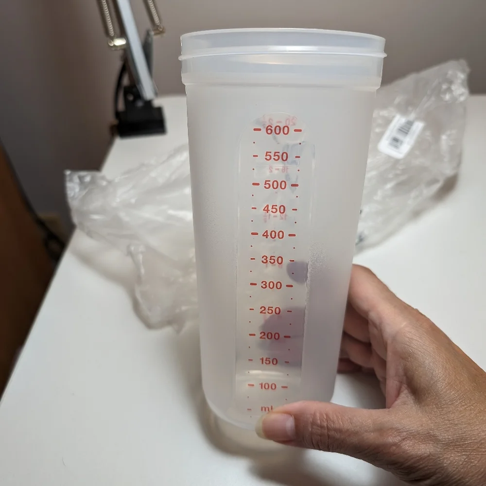 Tupperware Quick Shake Blender Drink Dressing Mixer Part #7320A-1 23 Ounce, Red